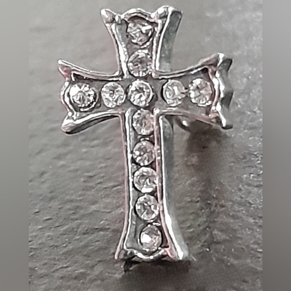 Crystal Cross Labret Stud - Picture 2 of 4
